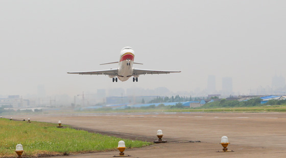 ARJ21֧߷ɻ׼ܽɻ׷