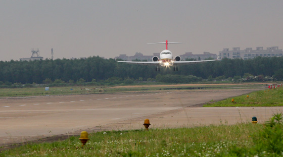 ARJ21֧߷ɻ׼ܽɻ׷